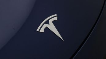 Tesla Model Y BASE