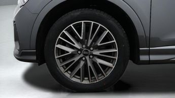 Audi Q3 TFSI E S LINE