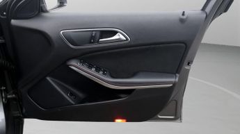 Mercedes-Benz GLA GLA 180 AMG LINE EDITION