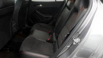 Mercedes-Benz GLA GLA 180 AMG LINE EDITION