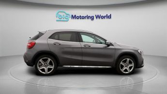 Mercedes-Benz GLA GLA 180 AMG LINE EDITION