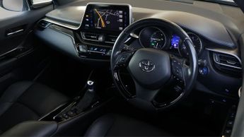 Toyota C-HR DYNAMIC