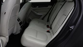 Jaguar F-PACE S