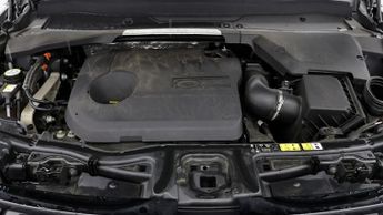 Land Rover Discovery Sport R-DYNAMIC SE