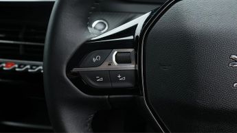 Peugeot E-2008 ACTIVE PREMIUM PLUS