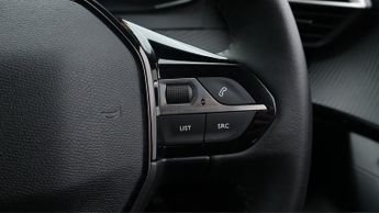Peugeot E-2008 ACTIVE PREMIUM PLUS