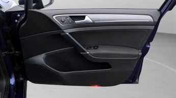 Volkswagen Golf R LINE TSI DSG