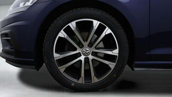 Volkswagen Golf R LINE TSI DSG
