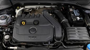 Volkswagen Golf R LINE TSI DSG