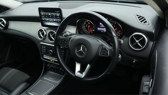 Mercedes-Benz GLA GLA 180 URBAN EDITION