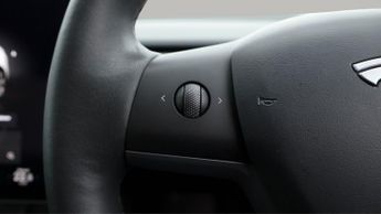 Tesla Model Y BASE