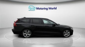 Volvo V60 RECHARGE T6 R-DESIGN AWD