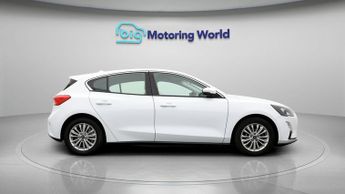 Ford Focus TITANIUM