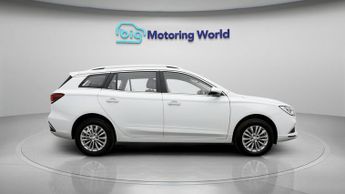MG MG5 EXCLUSIVE