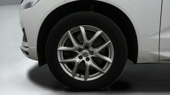 Volvo XC60 B5 MOMENTUM