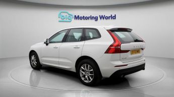 Volvo XC60 B5 MOMENTUM