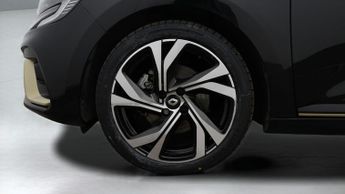 Renault Clio E-TECH ENGINEERED