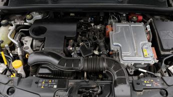 Renault Clio E-TECH ENGINEERED