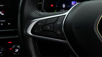 Renault Clio E-TECH ENGINEERED