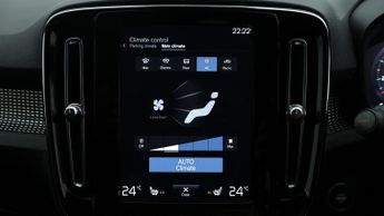 Volvo XC40 B4 R-DESIGN PRO