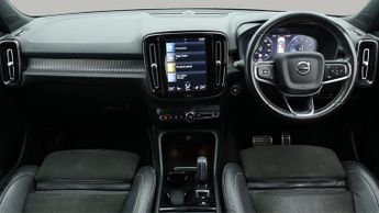 Volvo XC40 B4 R-DESIGN PRO