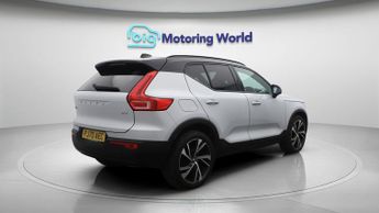 Volvo XC40 B4 R-DESIGN PRO