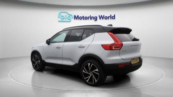 Volvo XC40 B4 R-DESIGN PRO