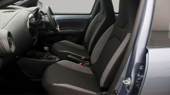 Toyota Aygo X VVT-I PURE