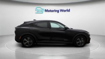 Ford Mustang BASE