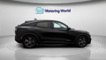 Ford Mustang BASE