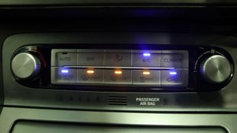 Hyundai KONA PREMIUM