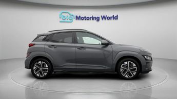 Hyundai KONA PREMIUM