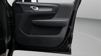 Volvo XC40 RECHARGE T4 R-DESIGN