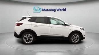 Vauxhall Grandland X SE PREMIUM