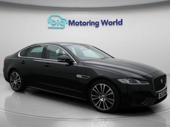 Jaguar XF R-DYNAMIC SE