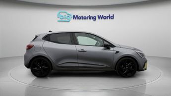 Renault Clio E-TECH ENGINEERED