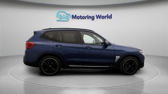 BMW iX3 PREMIER EDITION PRO