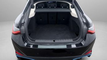 BMW i4 EDRIVE40 SPORT