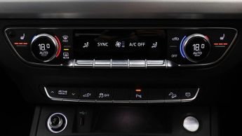 Audi Q5 TFSI E S LINE QUATTRO