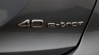 Audi Q4 e-tron S LINE