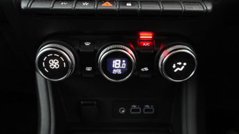 Renault Captur TECHNO E-TECH