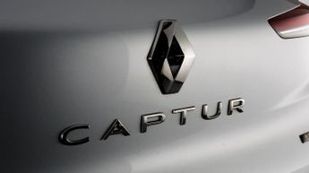 Renault Captur TECHNO E-TECH