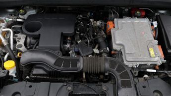 Renault Captur RS LINE E-TECH