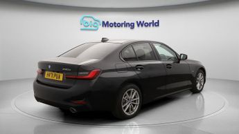 BMW 3 Series 330E SE PRO
