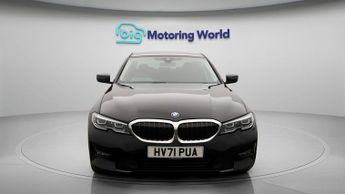 BMW 3 Series 330E SE PRO