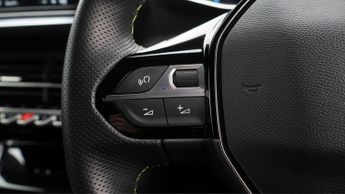 Peugeot E-2008 GT PREMIUM