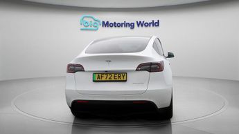 Tesla Model Y LONG RANGE AWD