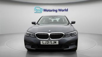 BMW 3 Series 330E SE PRO