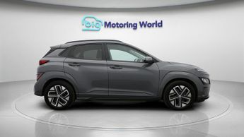 Hyundai KONA PREMIUM