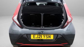 Toyota AYGO VVT-I X-TREND X-SHIFT TSS